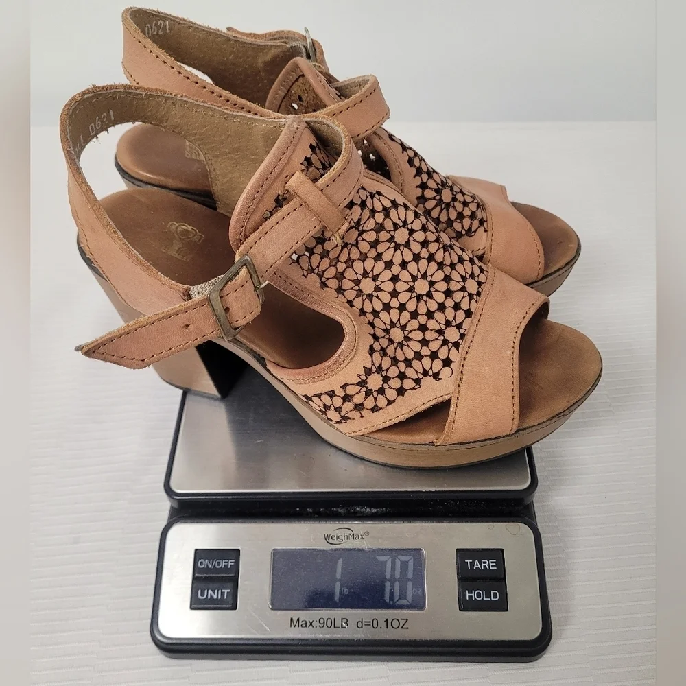 Mexicanita Hand Made Leather Floral Platform Sandals sz 7